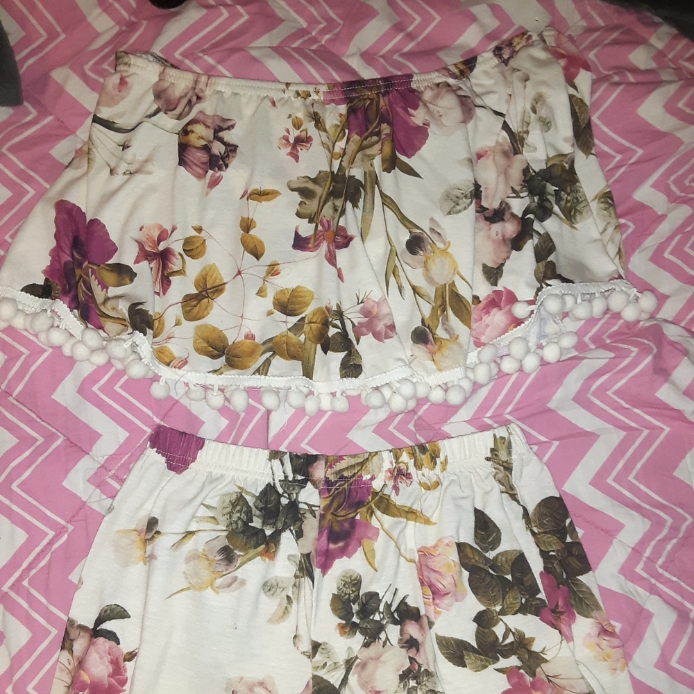 BOOhoo brand new crop top and shorts